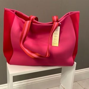 Perfect casual summer bag..never used. Tag still on